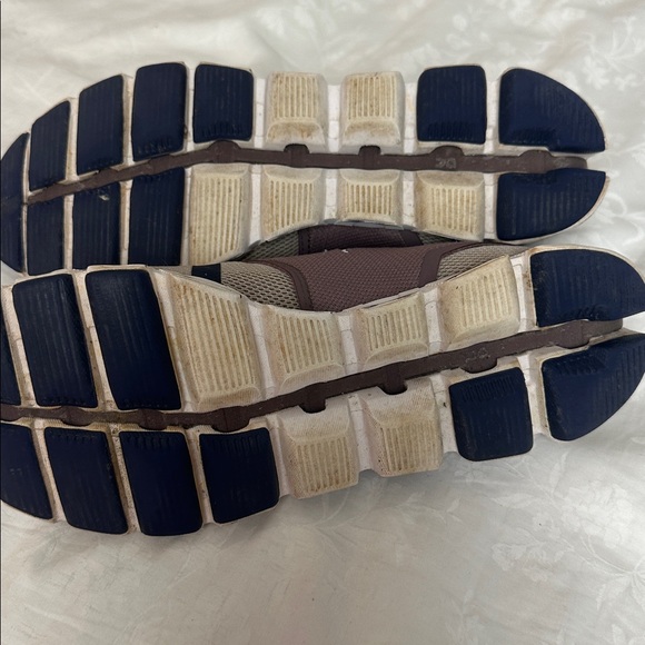 On Cloud 70/30 grape/sand sneakers womens 7.5 - Picture 5 of 6